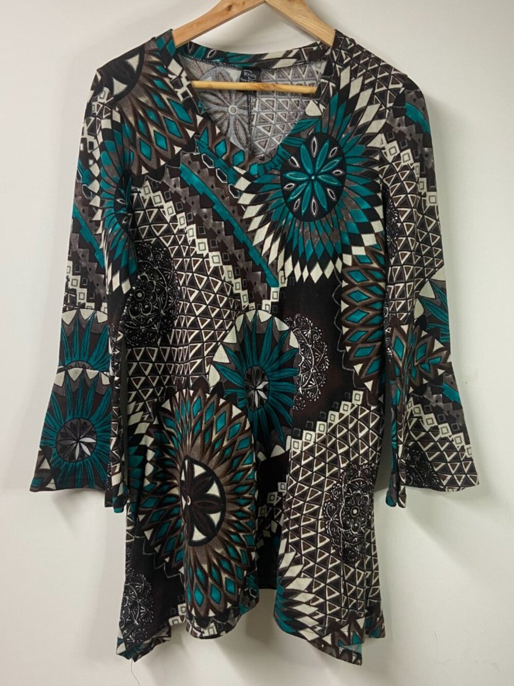 Win Win Women's Multicolor Flare Bottom Bell Sleeves Tunic Size L-XL